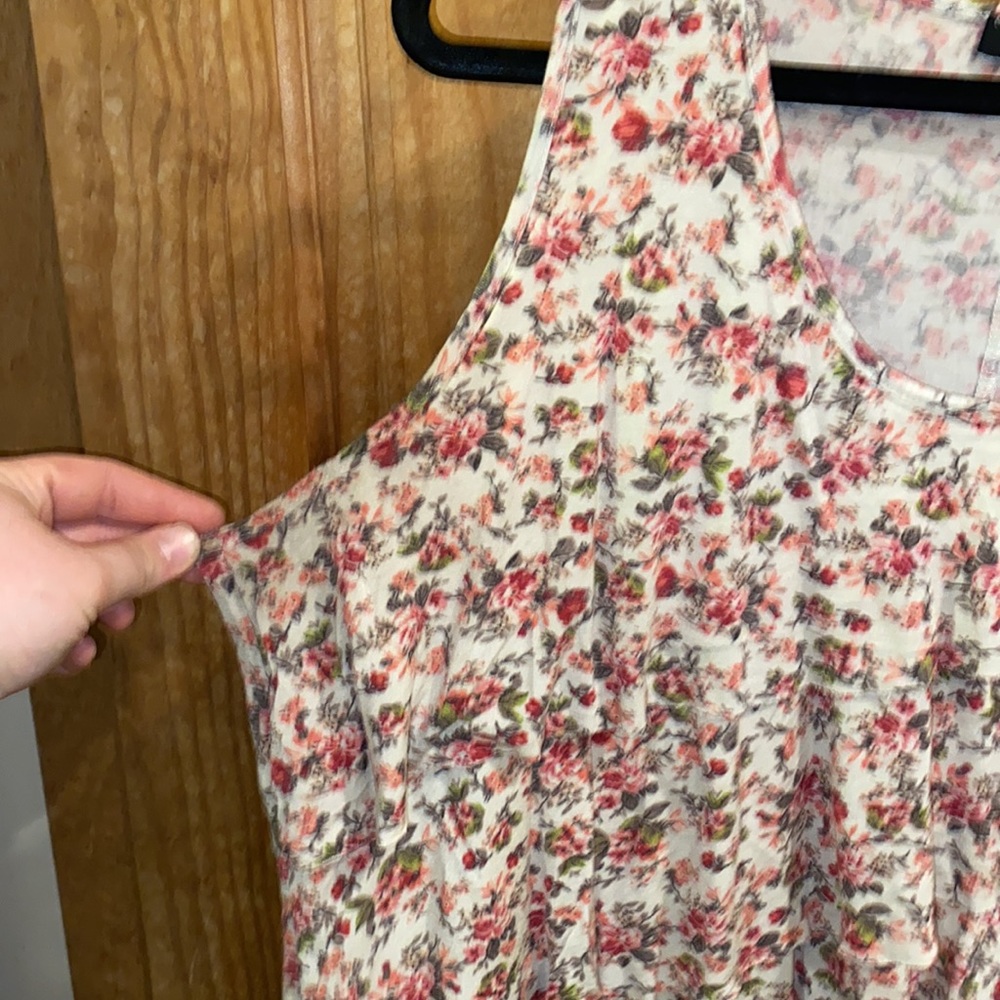 Floral Ruffle Tank - Picture 3 of 5